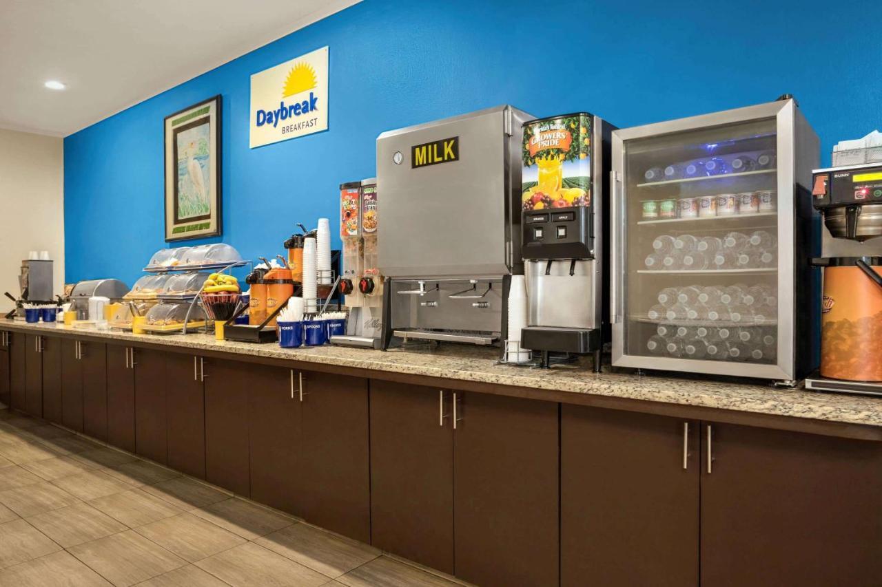 Days Inn By Wyndham Hardeeville/ I-95 State Line Екстер'єр фото