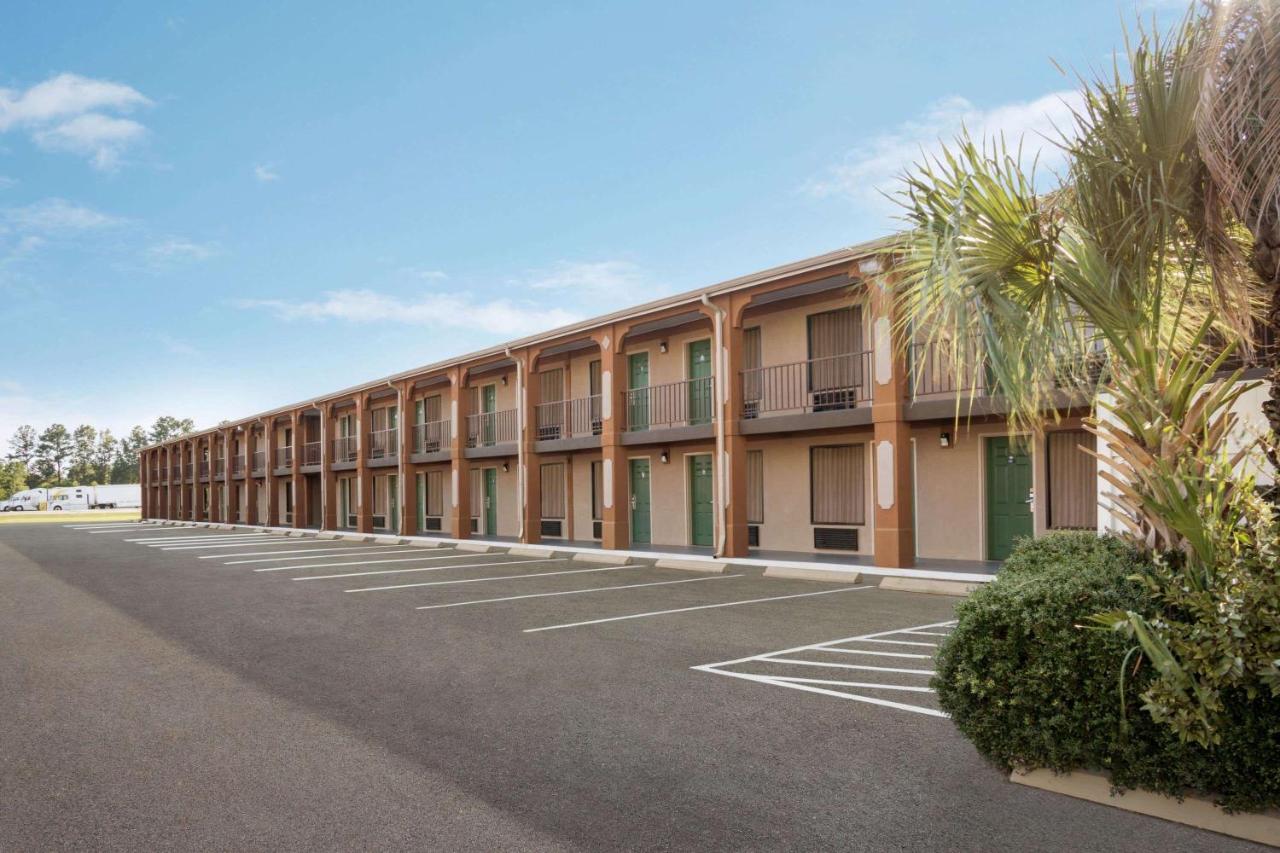 Days Inn By Wyndham Hardeeville/ I-95 State Line Екстер'єр фото